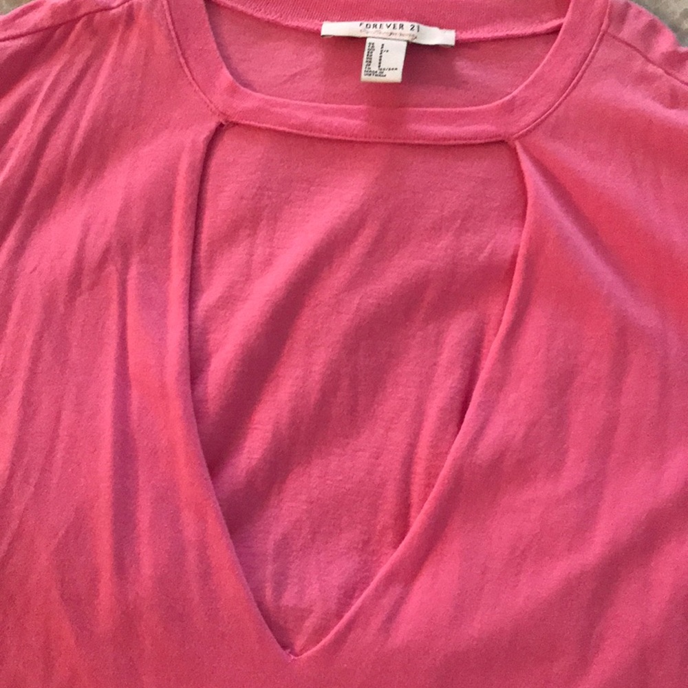 Pink tee - Picture 2 of 2